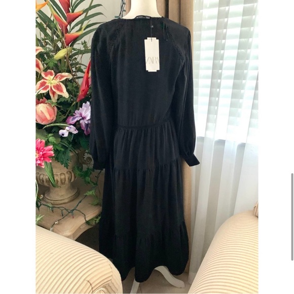Zara Textured V-neck Tiered Maxi Dress Black - Picture 8 of 13